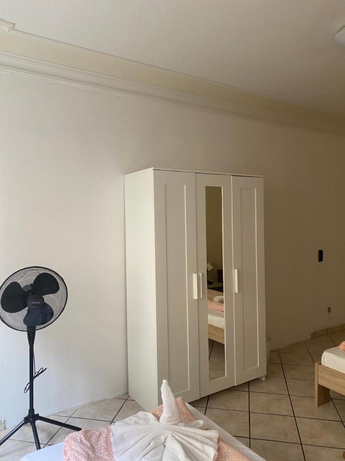Central Shared Apartment, Friesenplatz 쾰른 외부 사진